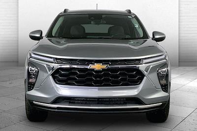 Used 2025 Chevrolet Trax - photo 1