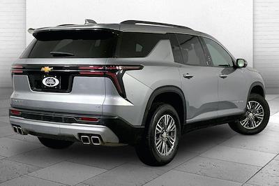 Used 2024 Chevrolet Traverse - photo 1