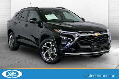 Used 2025 Chevrolet Trax - photo 1
