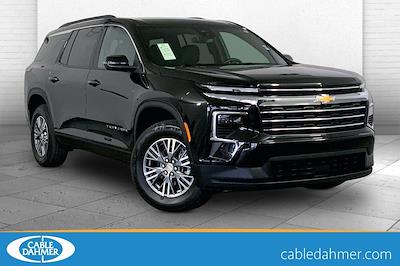 Used 2025 Chevrolet Traverse - photo 1