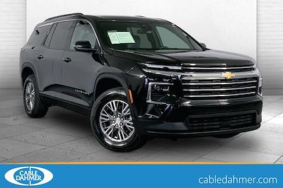 Used 2025 Chevrolet Traverse - photo 1