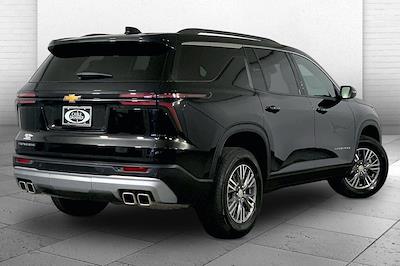 Used 2025 Chevrolet Traverse - photo 1