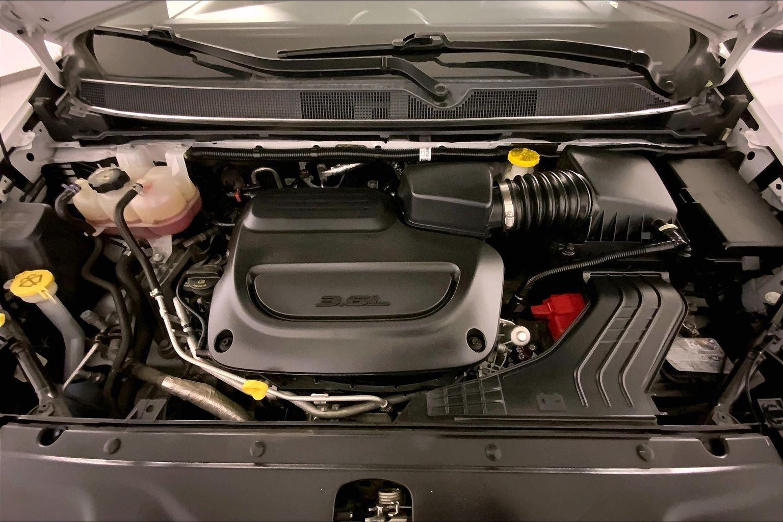 Used 2023 Chrysler Pacifica - photo 12