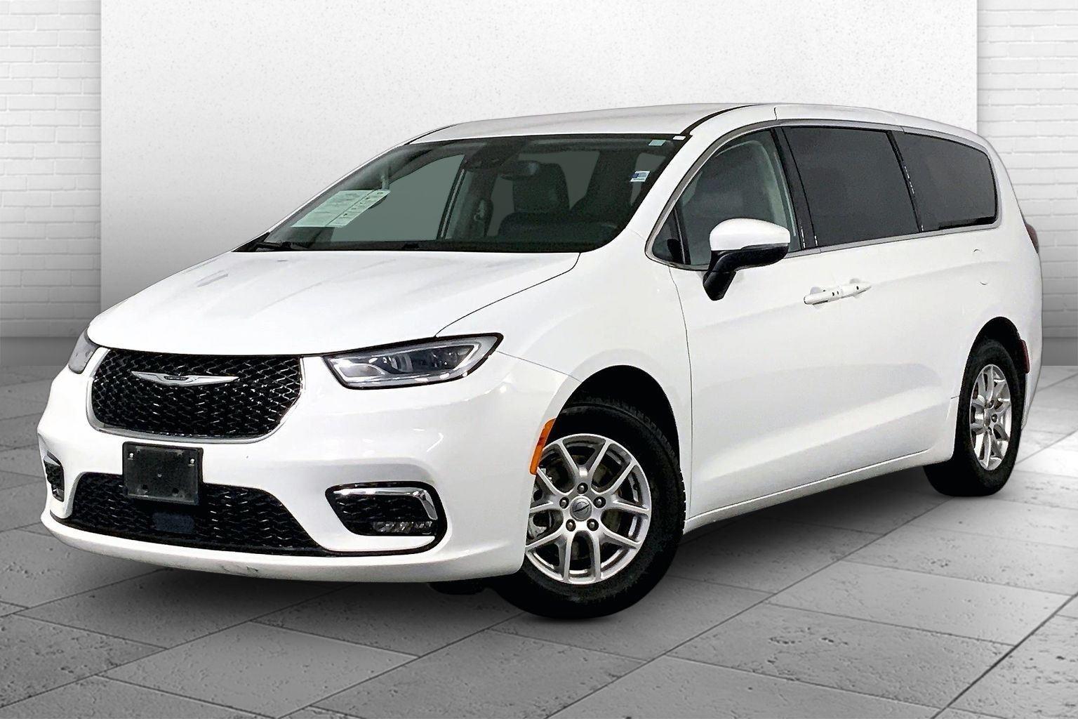 Used 2023 Chrysler Pacifica - photo 14