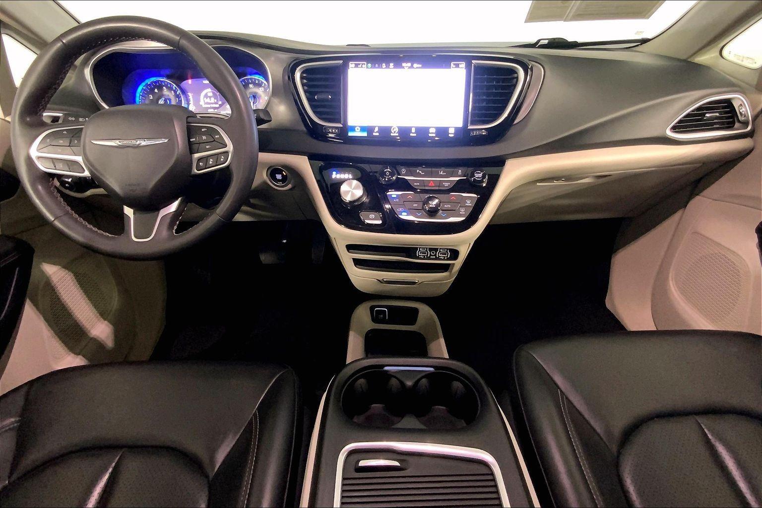 Used 2023 Chrysler Pacifica - photo 17