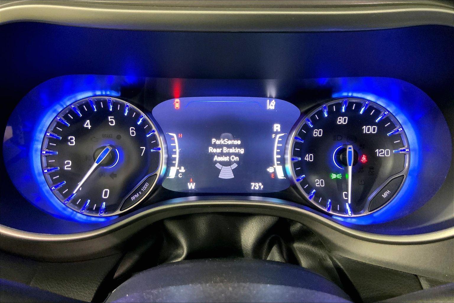 Used 2023 Chrysler Pacifica - photo 22