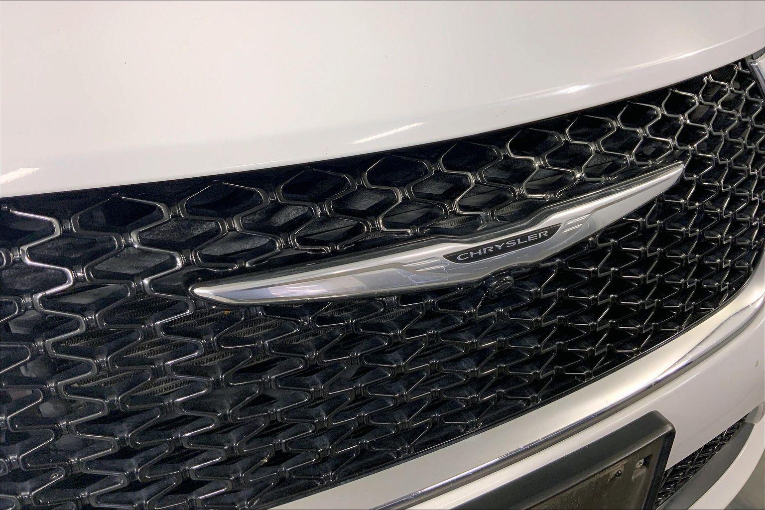 Used 2023 Chrysler Pacifica - photo 30