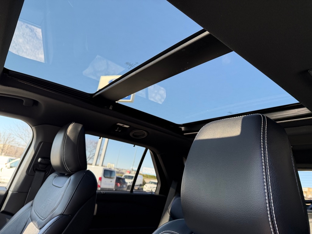 Used 2020 Ford Explorer - photo 6