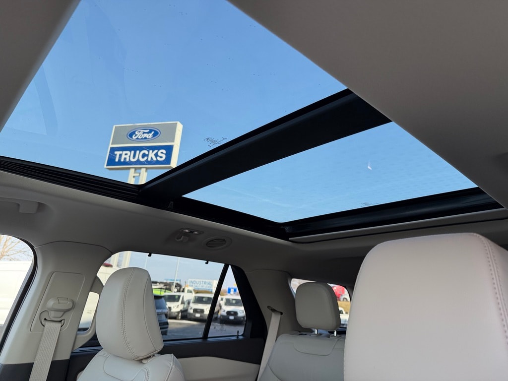 Used 2023 Ford Explorer - photo 6