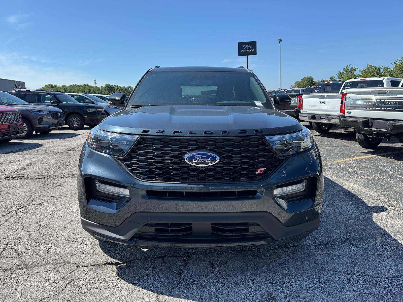 Used 2023 Ford Explorer - photo 5