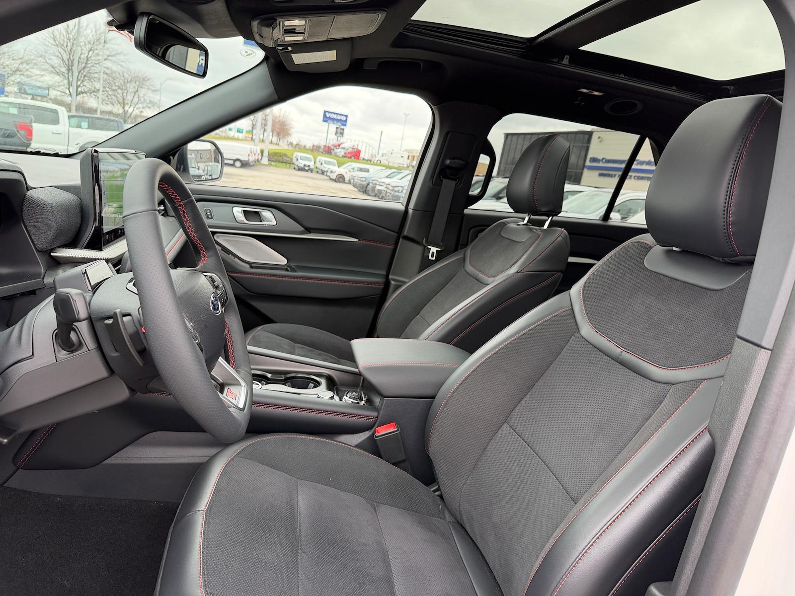 New 2025 Ford Explorer - photo 5