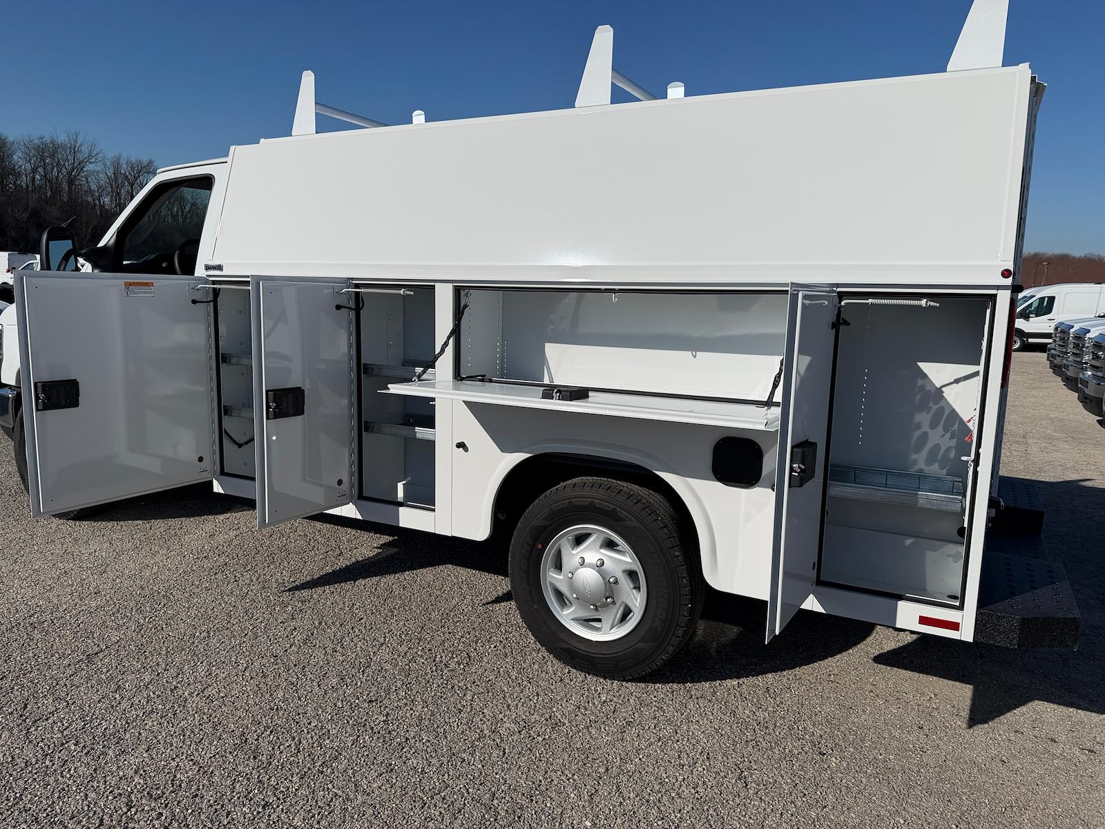New 2026 Ford E-350 - photo 5
