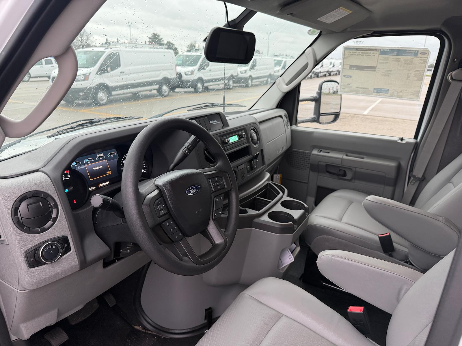 New 2027 Ford E-450 - photo 6