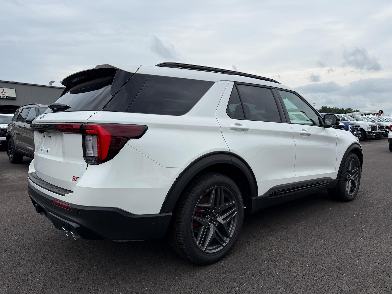 New 2026 Ford Explorer - photo 2