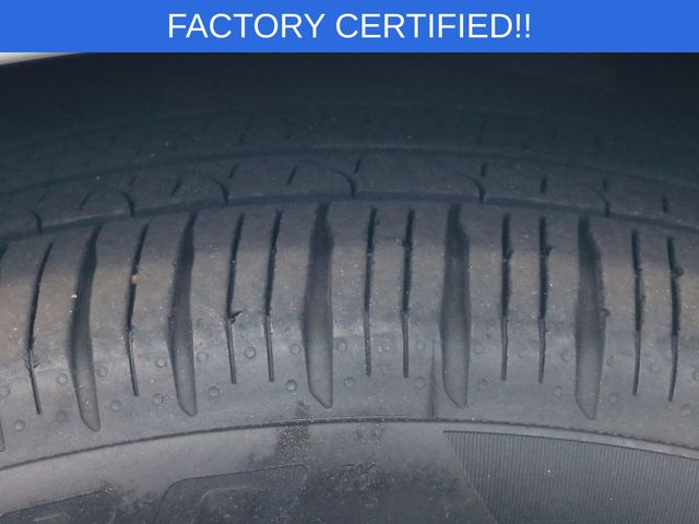 Used 2025 Chrysler Pacifica - photo 13
