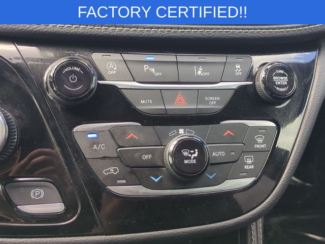 Used 2025 Chrysler Pacifica - photo 21