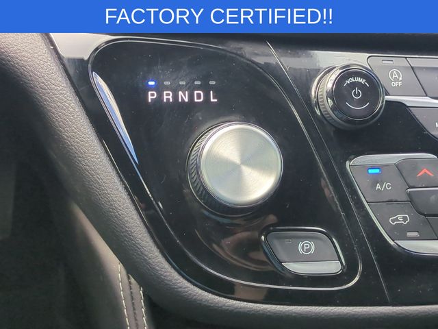 Used 2025 Chrysler Pacifica - photo 22