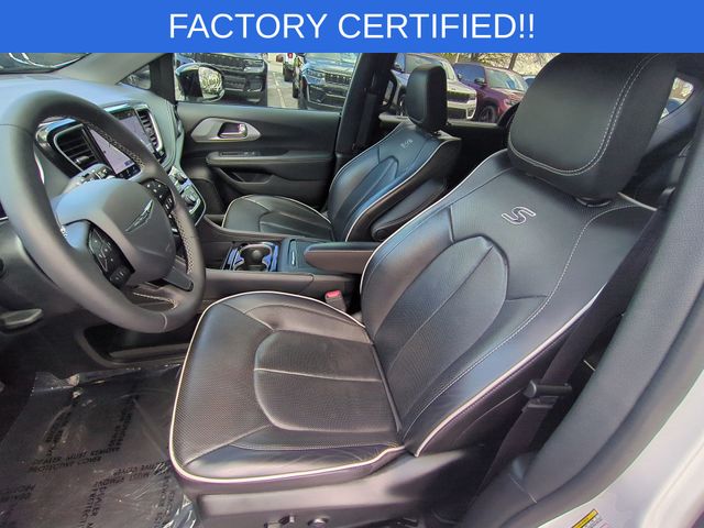 Used 2025 Chrysler Pacifica - photo 25