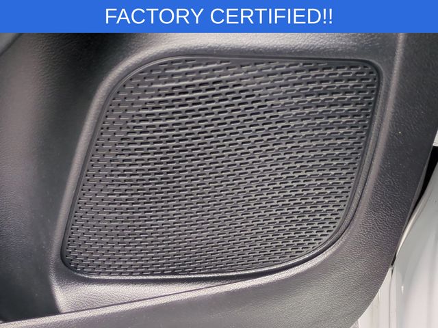 Used 2025 Chrysler Pacifica - photo 30