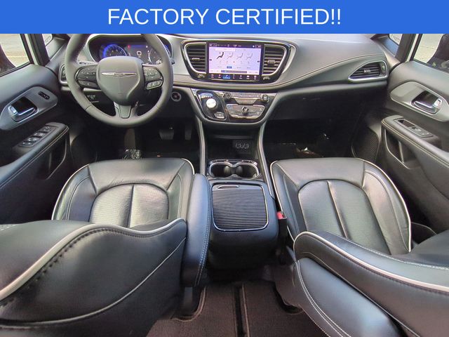 Used 2025 Chrysler Pacifica - photo 31