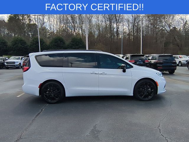 Used 2025 Chrysler Pacifica - photo 8