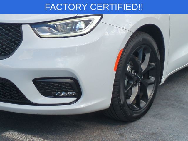 Used 2025 Chrysler Pacifica - photo 11