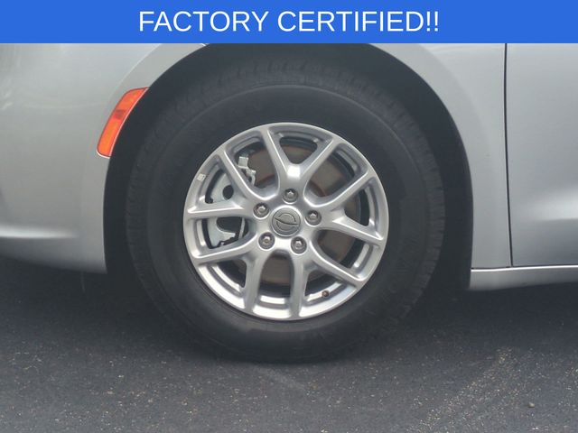 Used 2023 Chrysler Pacifica - photo 12