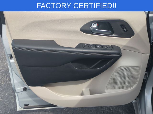 Used 2023 Chrysler Pacifica - photo 14