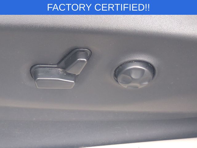 Used 2023 Chrysler Pacifica - photo 19