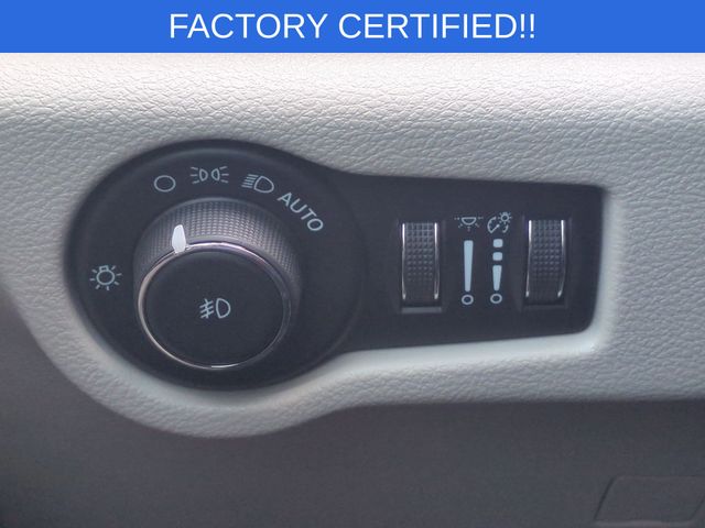 Used 2023 Chrysler Pacifica - photo 21