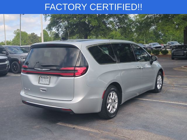 Used 2023 Chrysler Pacifica - photo 7