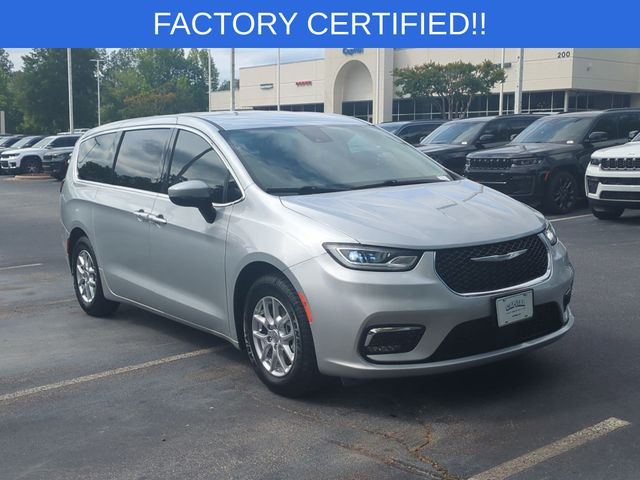 Used 2023 Chrysler Pacifica - photo 9