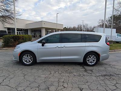 Used 2024 Chrysler Pacifica Touring L Minivan for sale #GPS12118 - photo 2