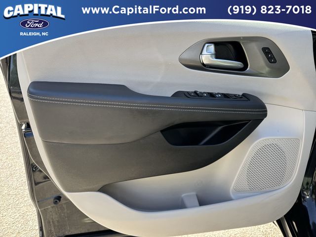 Used 2024 Chrysler Pacifica - photo 20