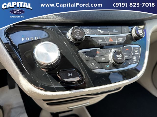 Used 2024 Chrysler Pacifica - photo 29