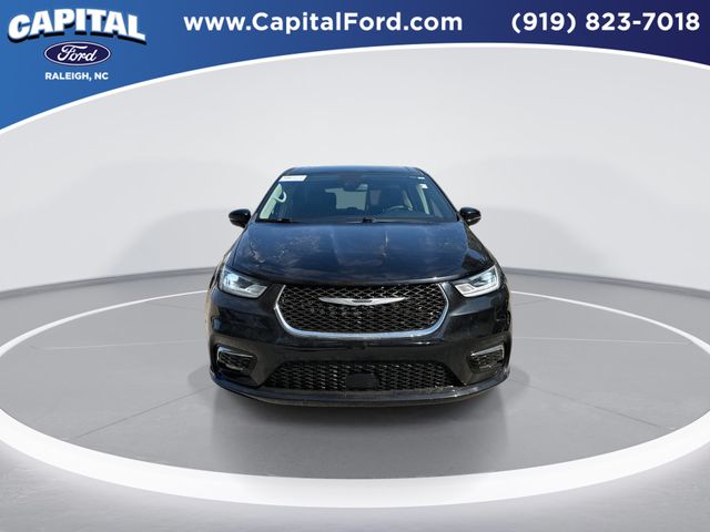 Used 2024 Chrysler Pacifica - photo 7