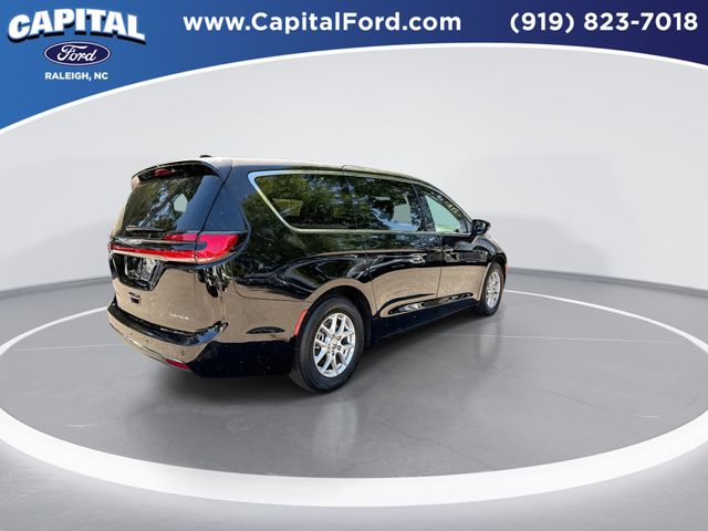 Used 2024 Chrysler Pacifica - photo 10
