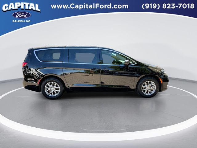 Used 2024 Chrysler Pacifica - photo 11