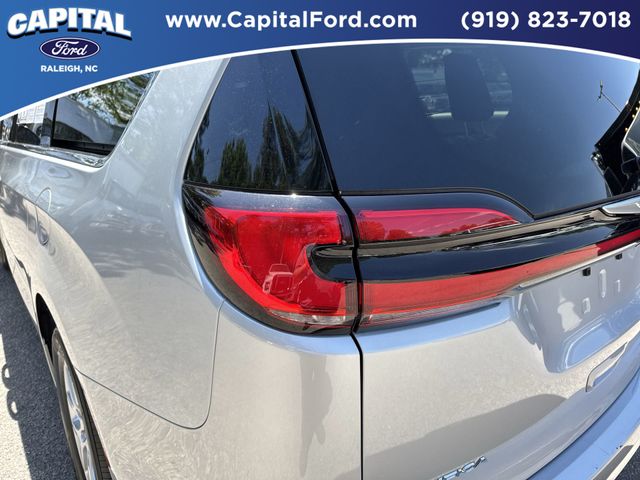 Used 2024 Chrysler Pacifica - photo 17