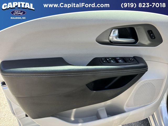Used 2024 Chrysler Pacifica - photo 21