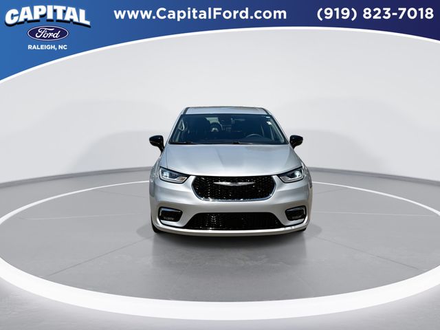Used 2024 Chrysler Pacifica - photo 6