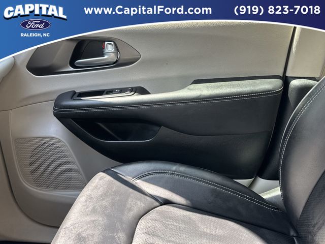 Used 2024 Chrysler Pacifica - photo 29