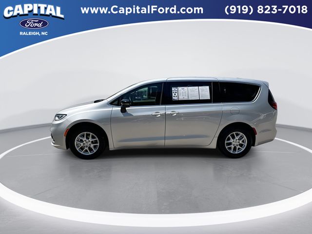 Used 2024 Chrysler Pacifica - photo 8