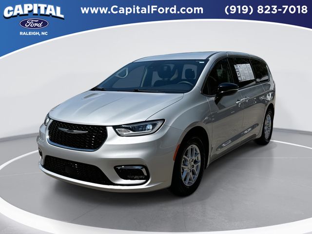 Used 2024 Chrysler Pacifica - photo 1