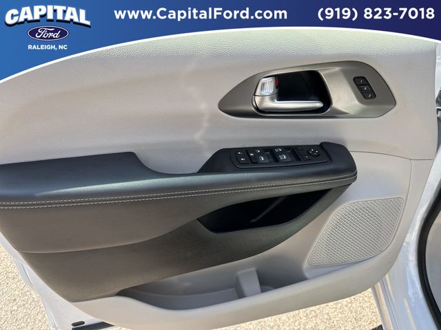 Used 2024 Chrysler Pacifica - photo 9
