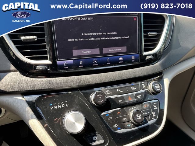 Used 2024 Chrysler Pacifica - photo 15