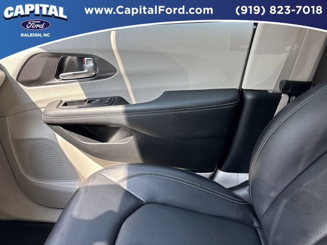 Used 2024 Chrysler Pacifica - photo 17