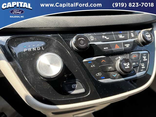 Used 2024 Chrysler Pacifica - photo 18