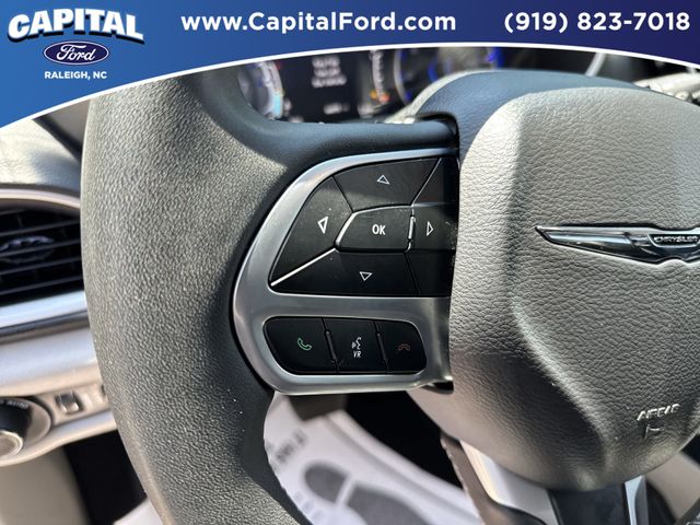 Used 2023 Chrysler Pacifica - photo 11
