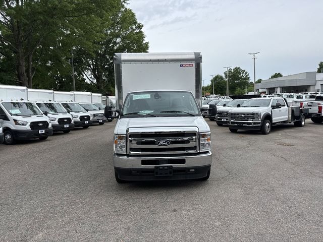 New 2027 Ford E-350 - photo 6